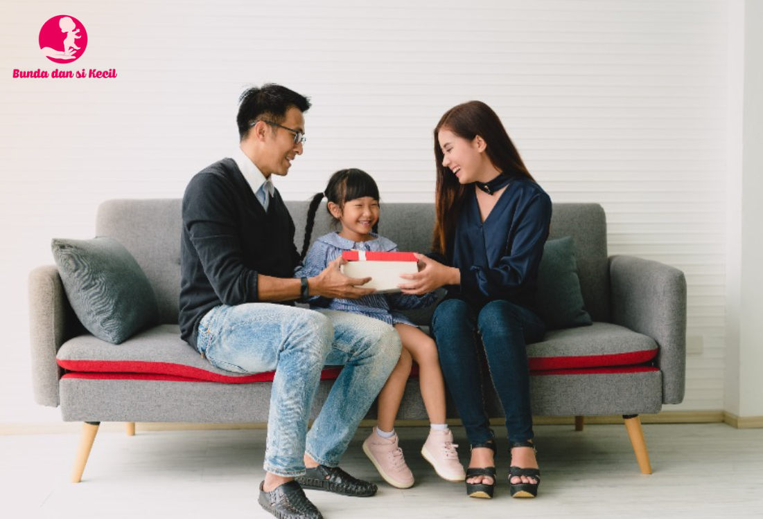 Diam-Diam Anak Melihat Cara Orang Tua: Kenapa Sikap Kita Penting untuk Tumbuh Kembang Mereka